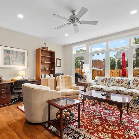 Classy Old Town Getaway 3-Br In Perfect Location